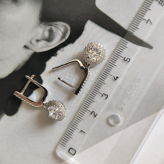 Серебряные серьги с фианитами