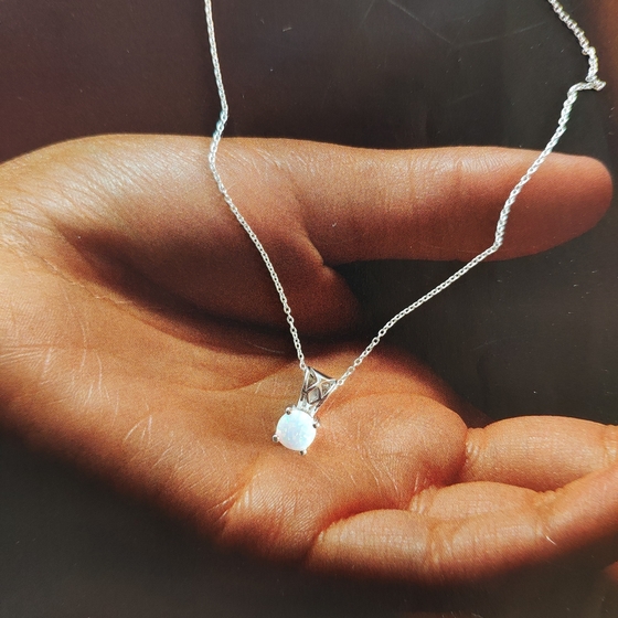 Silver necklace with opal 0.425ct
