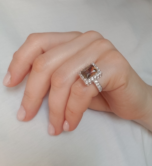 Срібна каблучка з містик топазом 4.15ct