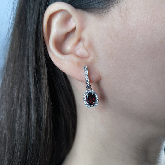 Серебряные серьги с гранатом 4.007ct