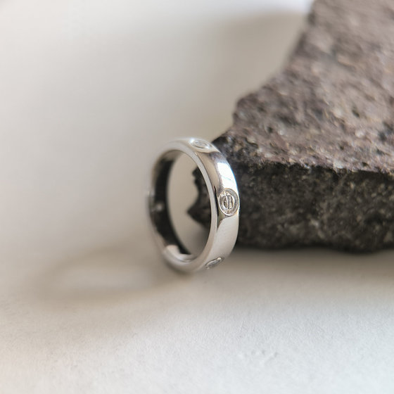 Серебряное кольцо с фианитами