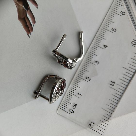 Silver earrings with garnet 1.808ct