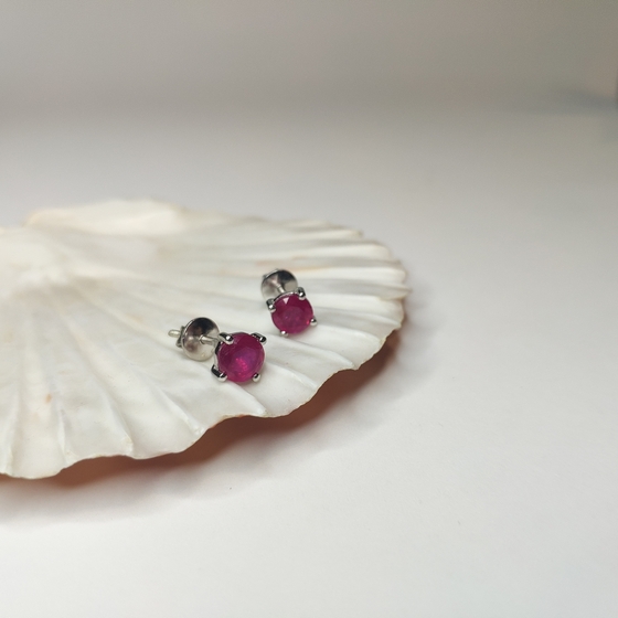 Серебряные серьги с рубином