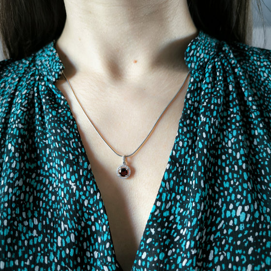 Серебряная подвеска с гранатом 1.233ct