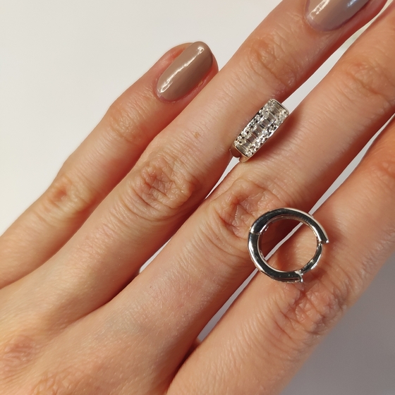 Серебряные серьги с фианитами