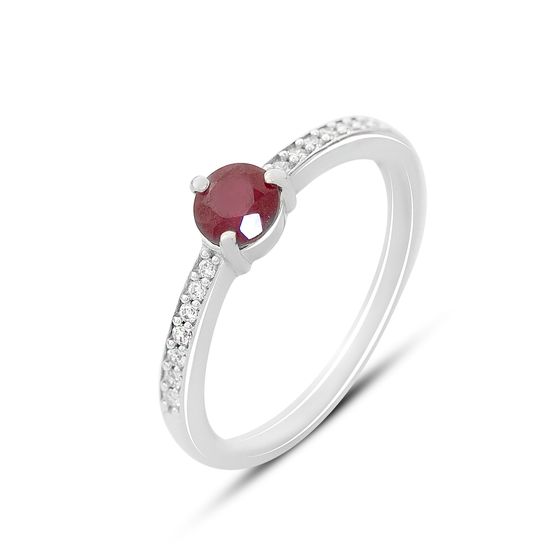 Sterling silver ring with 0.891ct ruby, fianites