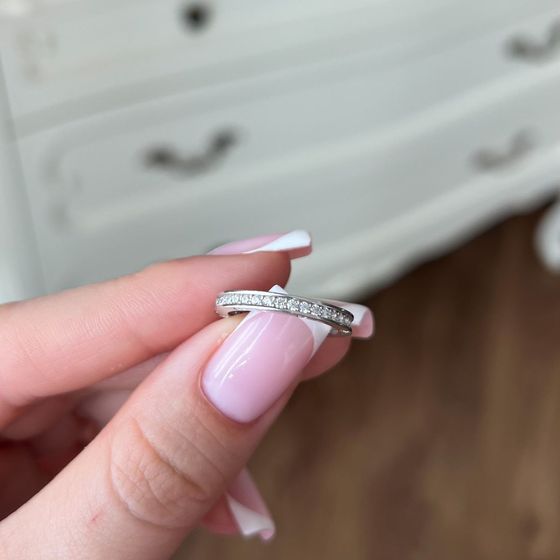 Gold ring with 0.84ct phianites