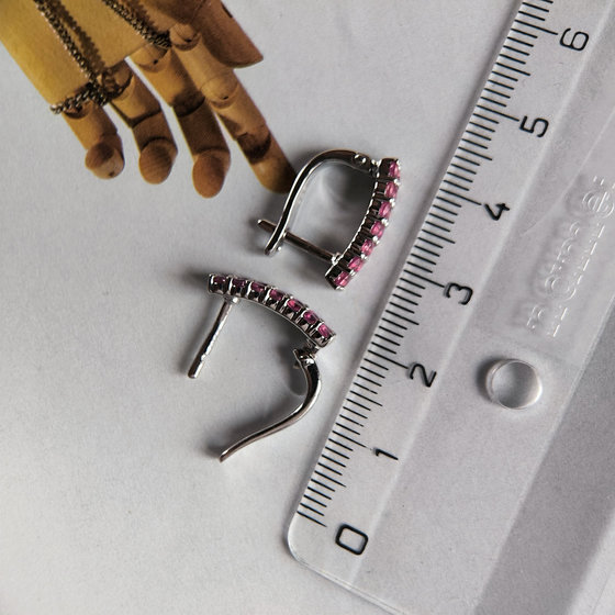 Серебряные серьги с рубином 1.351ct