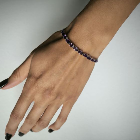 Silver bracelet with amethyst
