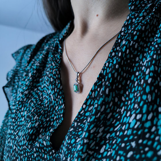 Серебряная подвеска с изумрудом 1.56ct