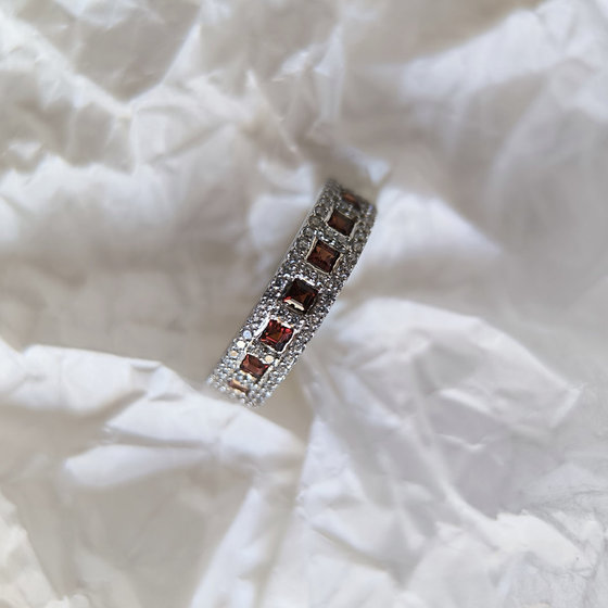 Серебряное кольцо с гранатом 1.503ct