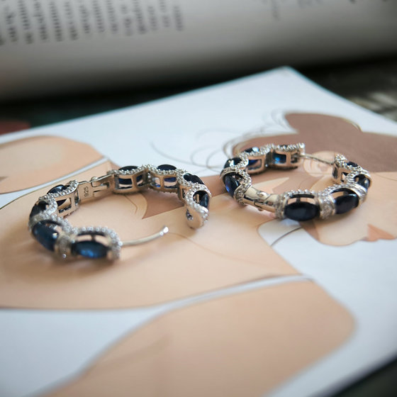 Серебряные серьги с сапфиром 12.763ct, фианитами