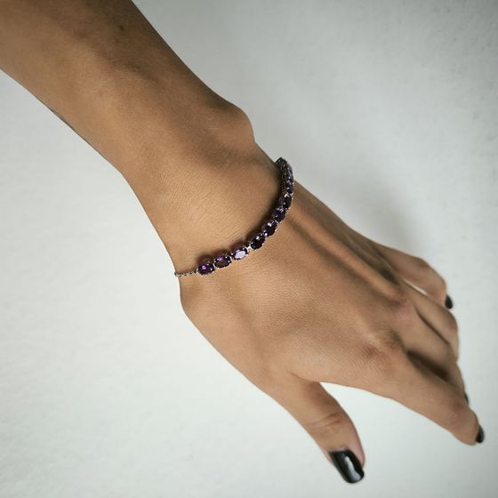 Silver bracelet with amethyst