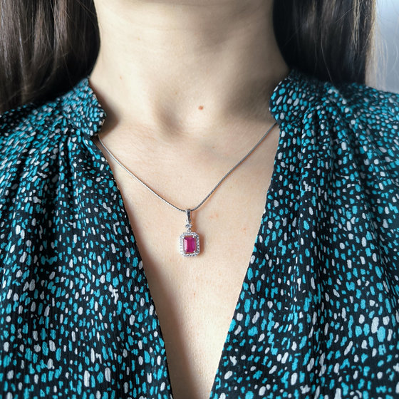 Серебряная подвеска с рубином 1.871ct, фианитами