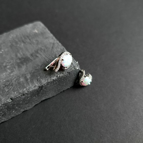 Срібні сережки з опалом 2.633ct, фіанітами