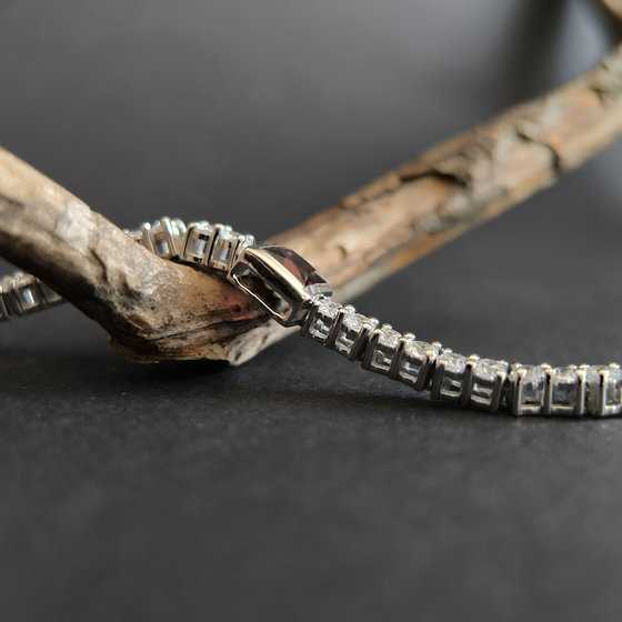 Серебряный браслет с гранатом 10.017ct