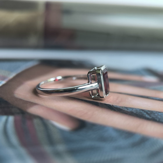 Срібна каблучка з гранатом nano 1,261 карата