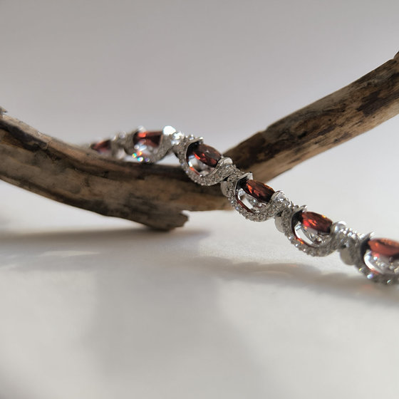 Серебряный браслет с гранатом 12.077ct