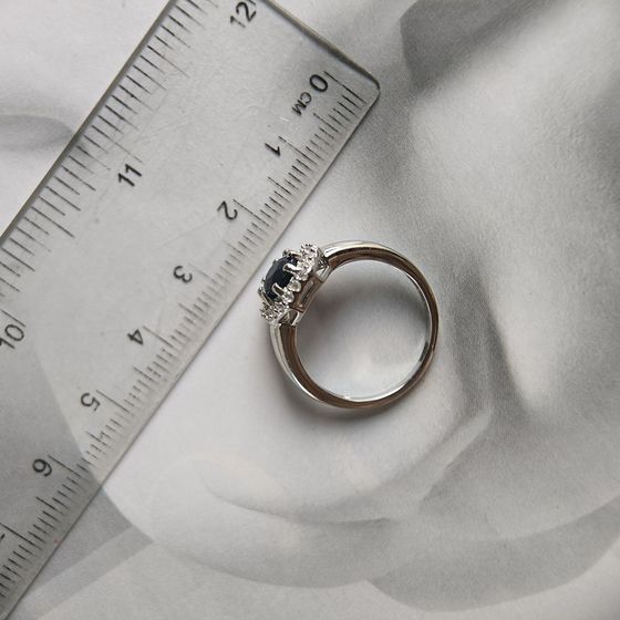 Sterling silver ring with sapphire 2.093ct, phianites
