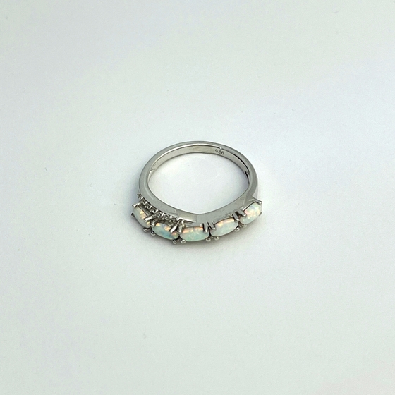 Серебряное кольцо с опалом 0.671ct