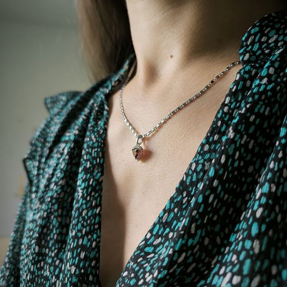 Серебряная подвеска с гранатом 1.112ct