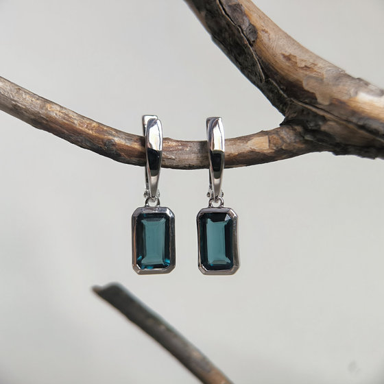 Серебряные серьги с топазом Лондон Блю 3.542ct