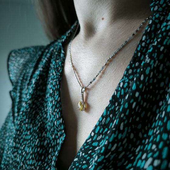 Silver pendant with citrine nano