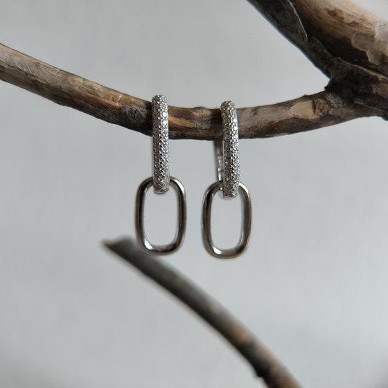 Серебряные серьги с фианитами