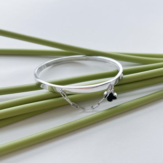 Серебряный браслет с ониксом