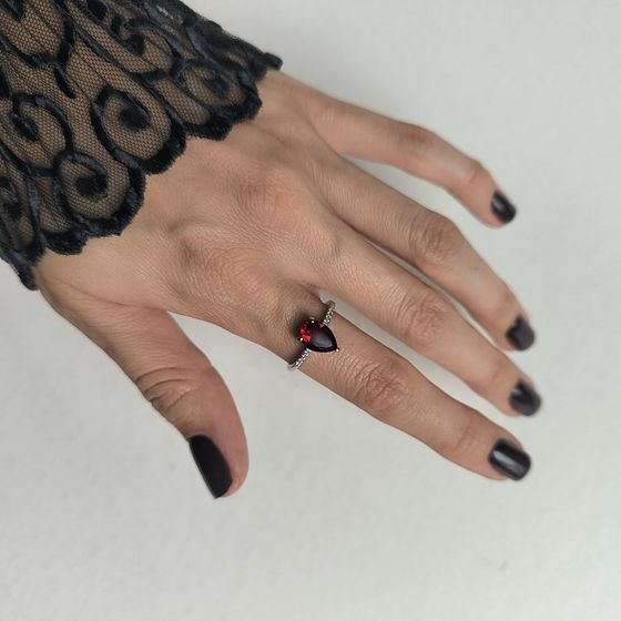 Silver ring with a 3.12 ct nano garnet