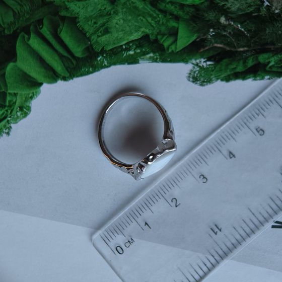 Silver ring with mother-of-pearl