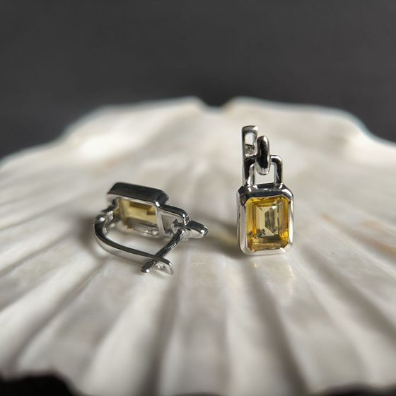 Silver earrings with a 2.835ct nano citrine