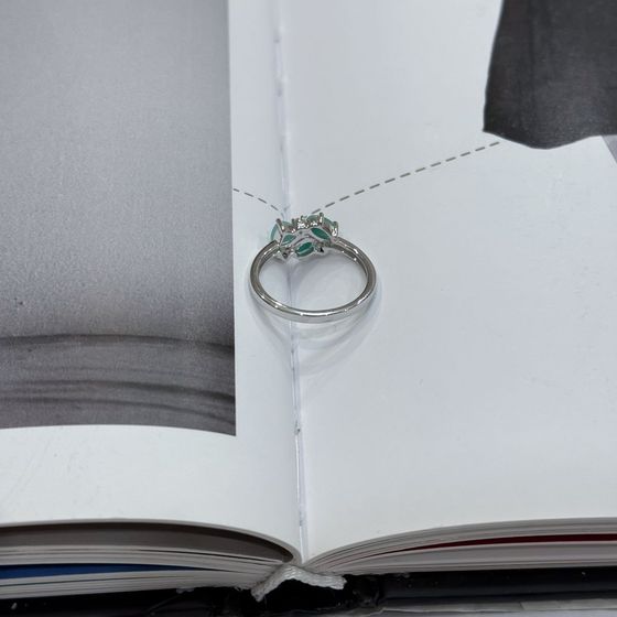 Silver ring with emerald, fianites