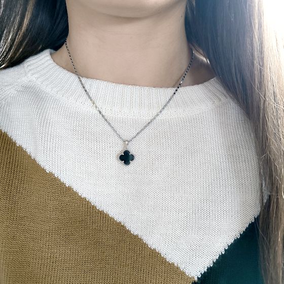 Silver pendant with onyx