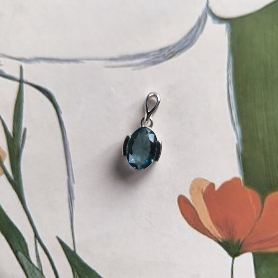 Серебряная подвеска с топазом Лондон Блю 0.825ct