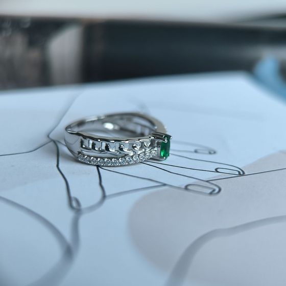 Silver ring with emerald nano 0.518ct