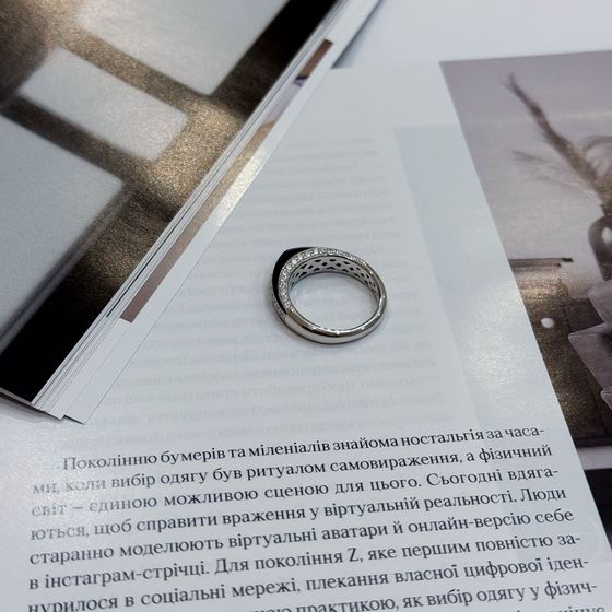 Silver ring with phianites, semallu