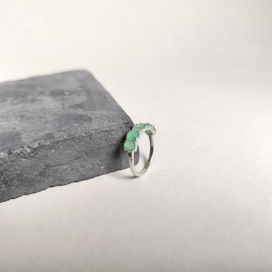 Серебряное кольцо с изумрудом 1.666ct, фианитами