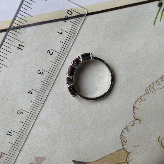 Серебряное кольцо с гранатом 1.85ct