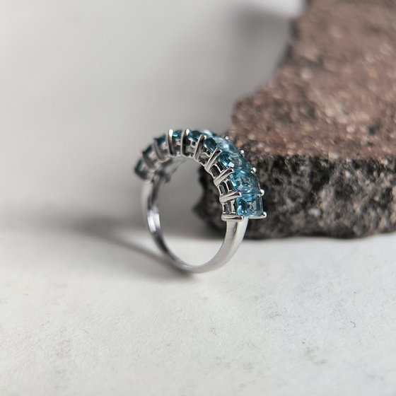 Серебряное кольцо с топазом Лондон Блю 2.525ct