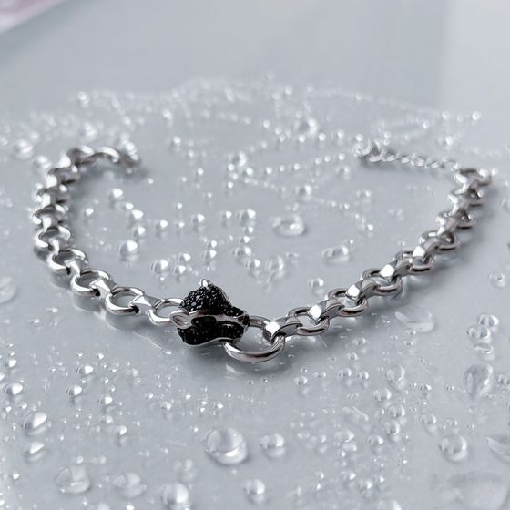 Silver bracelet with phianites