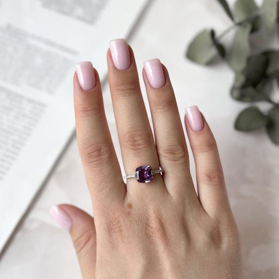 Silver ring with alexandrite