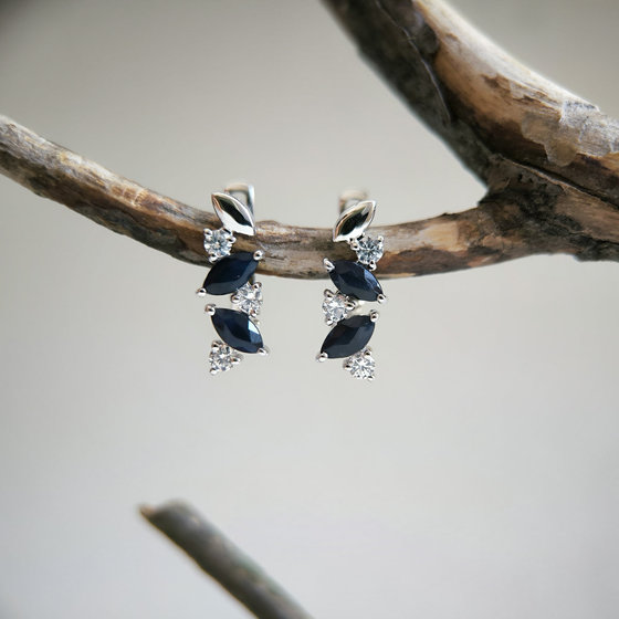 Срібні сережки з сапфіром 2.15ct, фіанітами