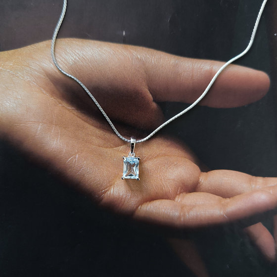 Серебряная подвеска с топазом 1.906ct