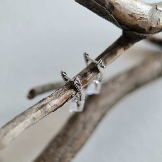 Серебряные серьги с фианитами