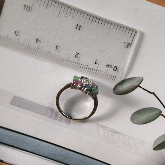 Серебряное кольцо с сапфиром, рубином, изумрудом