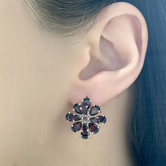 Серебряные серьги с гранатом