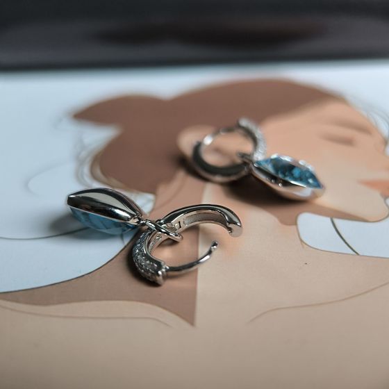 Серебряные серьги с фианитами