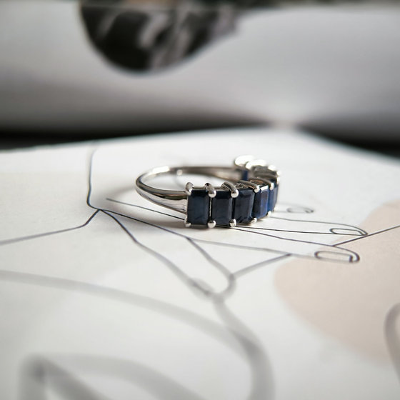 Серебряное кольцо с сапфиром 3.583ct