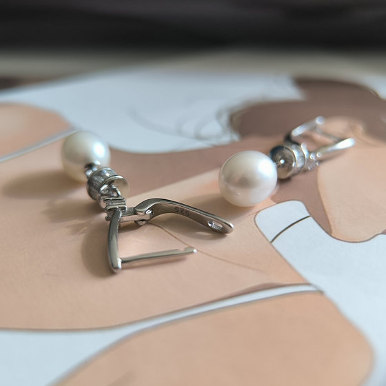 Silver earrings with pearls 8ct
